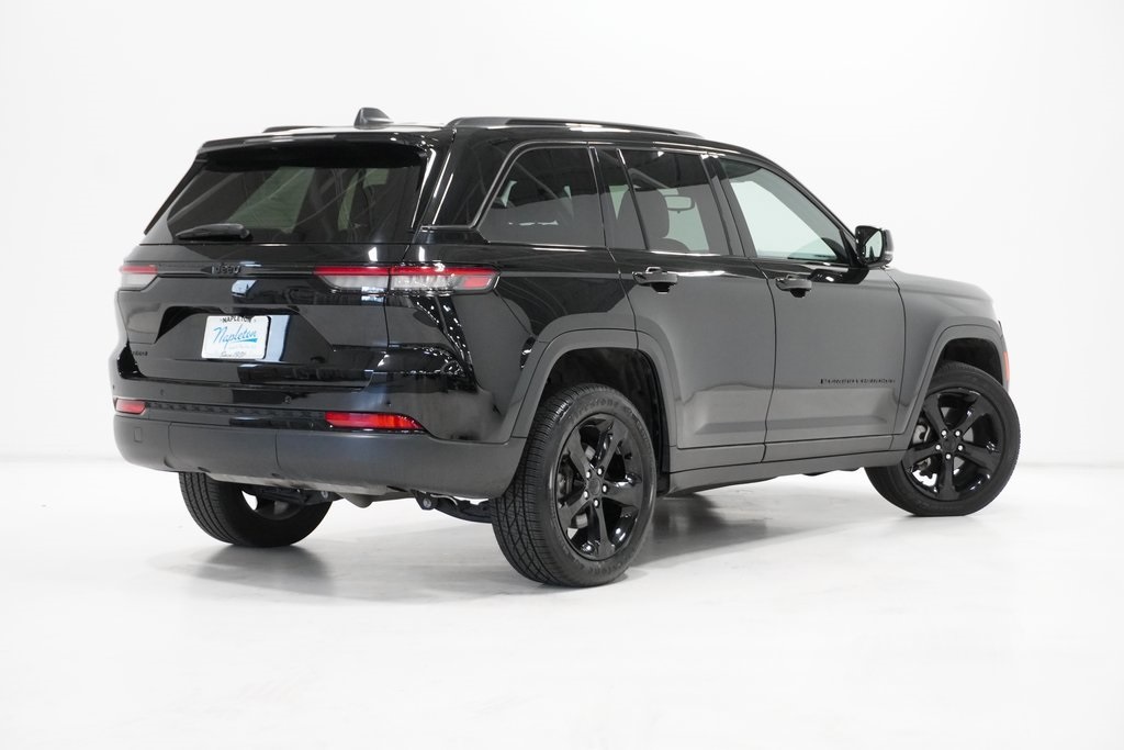 2023 Jeep Grand Cherokee Altitude 7