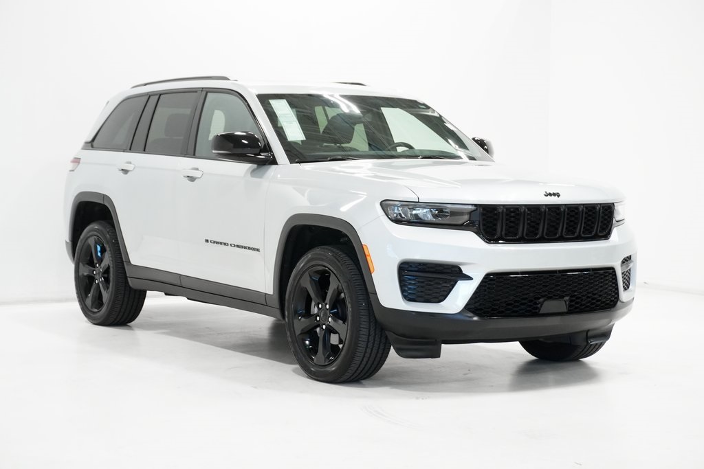 2022 Jeep Grand Cherokee Laredo 4