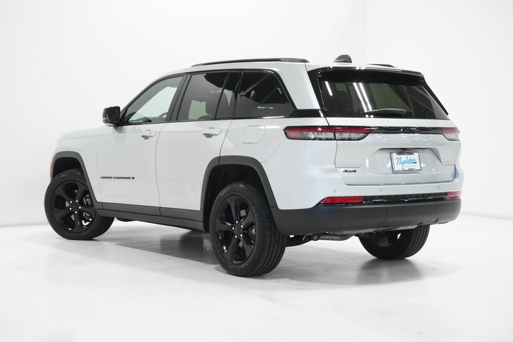 2022 Jeep Grand Cherokee Laredo 5