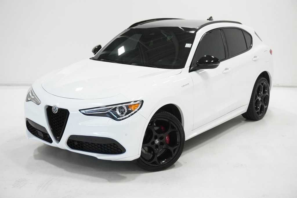 2022 Alfa Romeo Stelvio Veloce 2