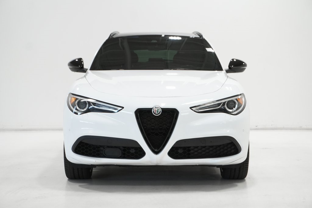 2022 Alfa Romeo Stelvio Veloce 3