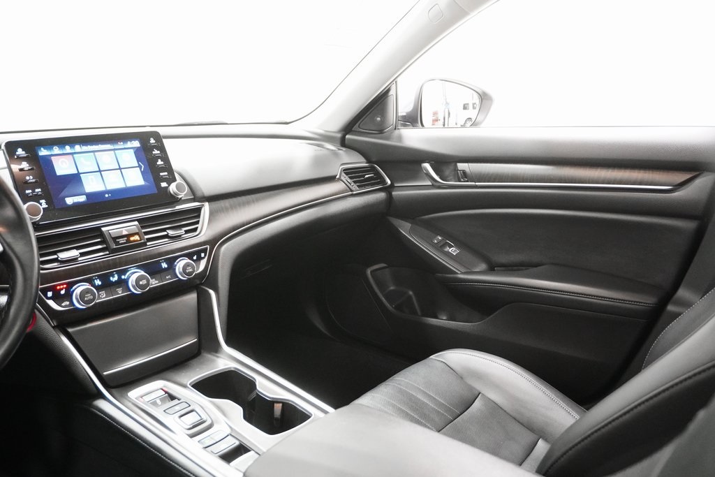 2021 Honda Accord Hybrid Touring 18