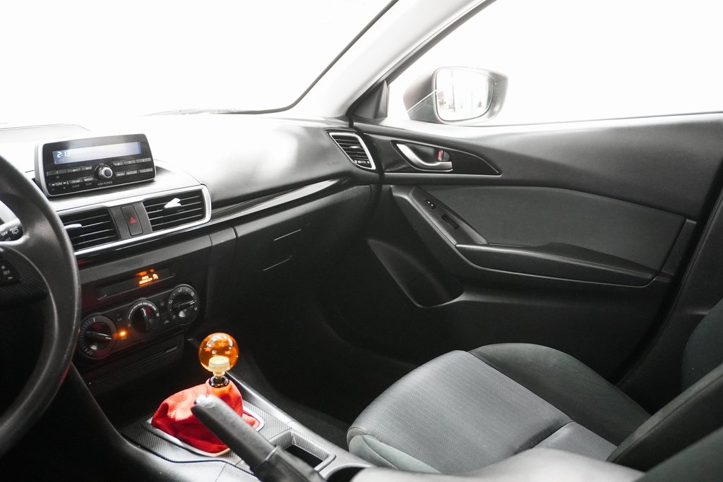 2014 Mazda Mazda3 i Sport 17