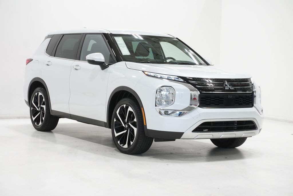 2023 Mitsubishi Outlander SE 4