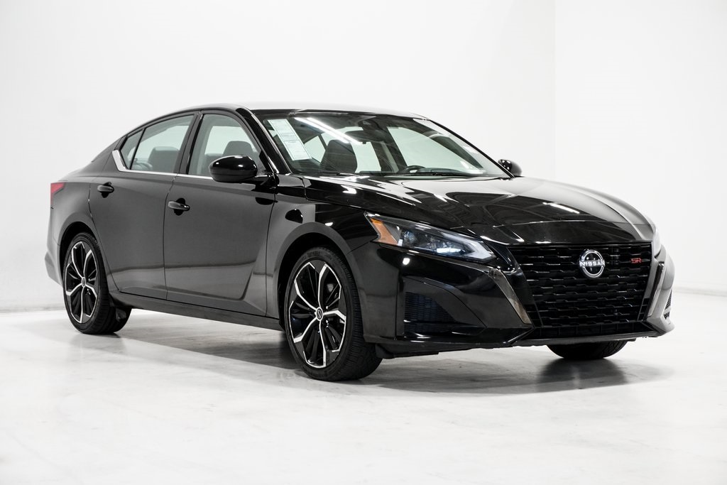 2023 Nissan Altima 2.5 SR 4