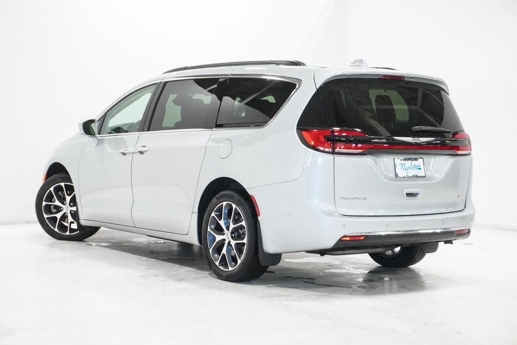 2022 Chrysler Pacifica Touring L 5