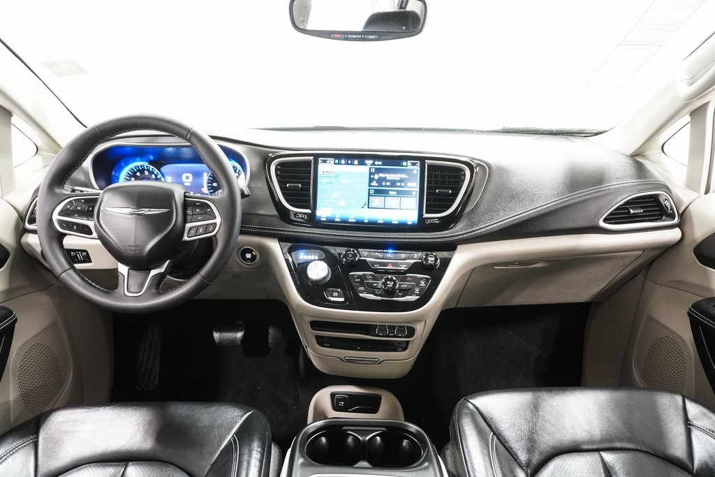 2022 Chrysler Pacifica Touring L 12