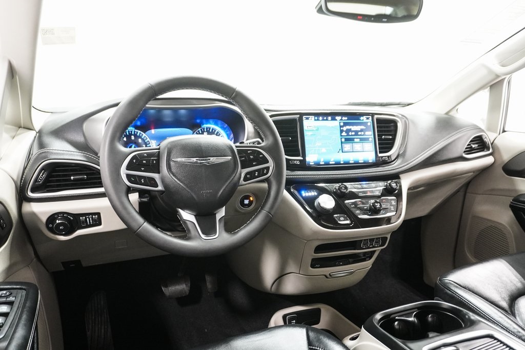 2022 Chrysler Pacifica Touring L 19