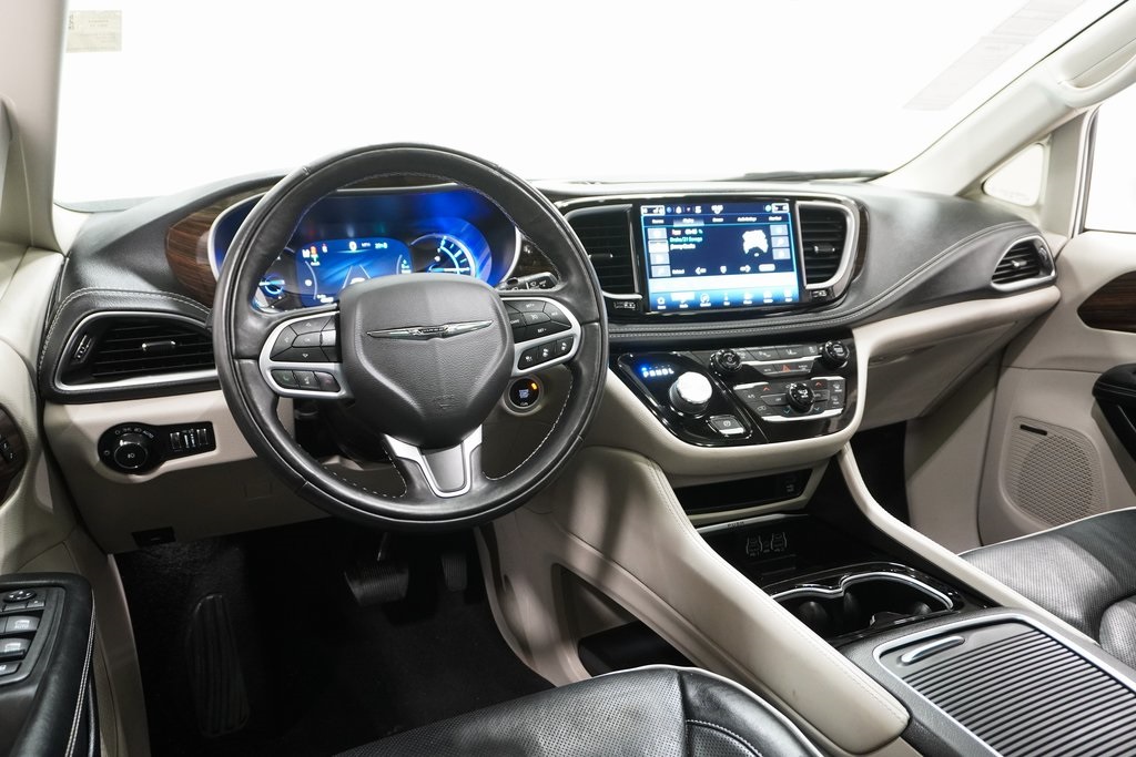 2022 Chrysler Pacifica Hybrid Limited 23