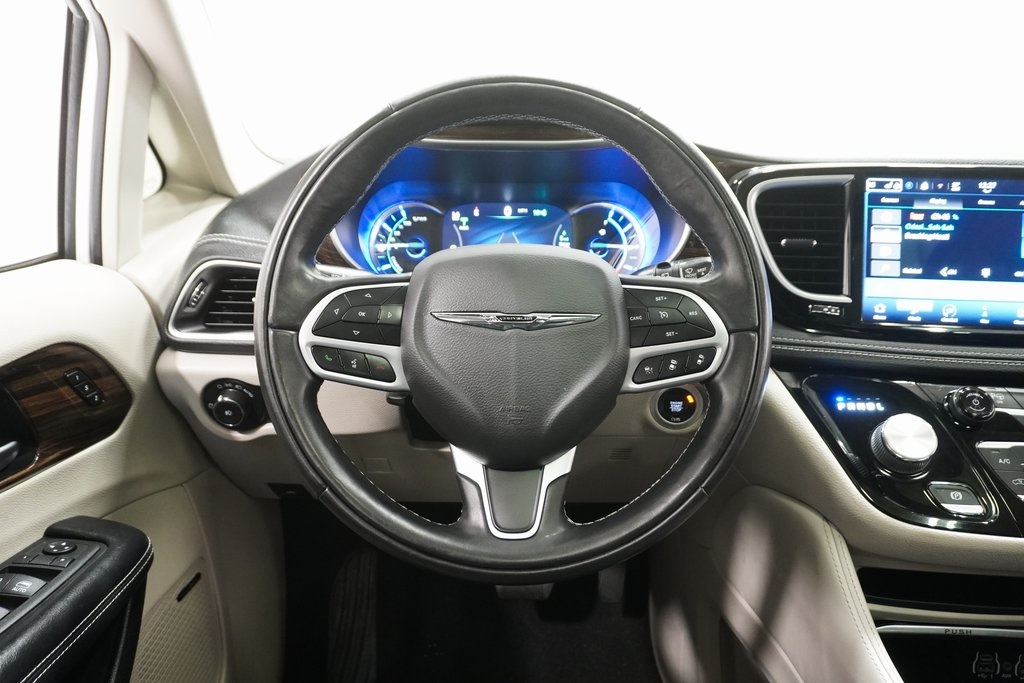 2022 Chrysler Pacifica Hybrid Limited 24