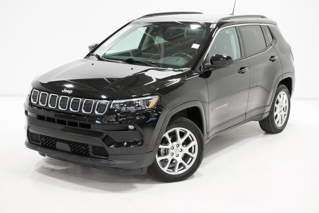 2022 Jeep Compass Latitude Lux 2