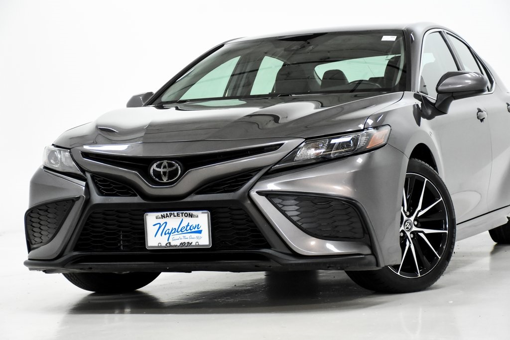 2021 Toyota Camry SE 2