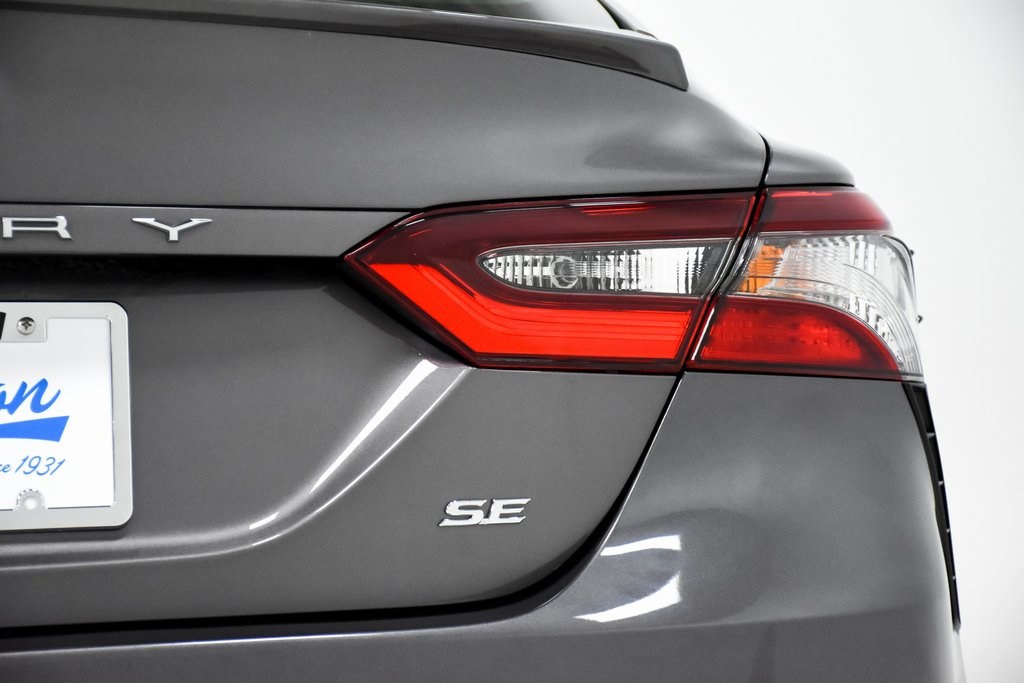 2021 Toyota Camry SE 28