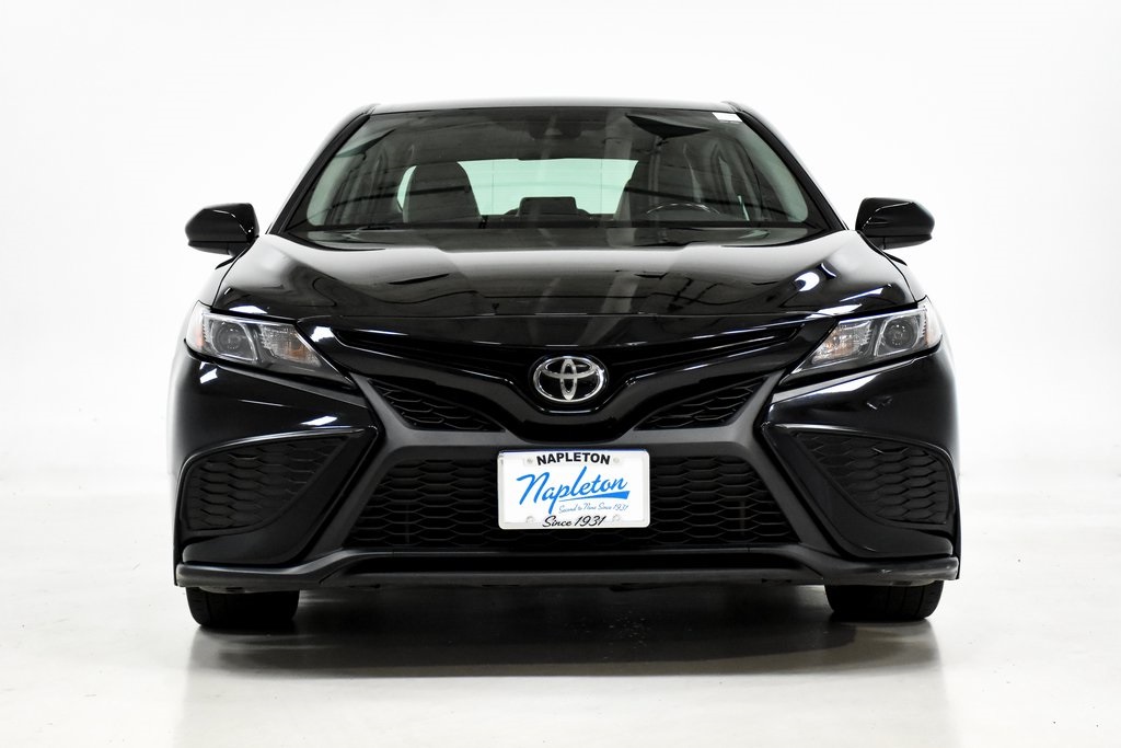 2021 Toyota Camry SE 3