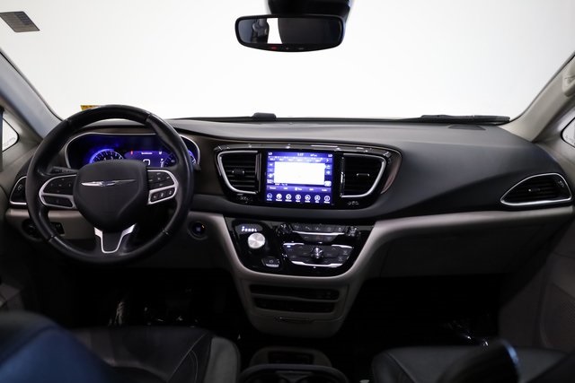 2018 Chrysler Pacifica Touring L Plus 9