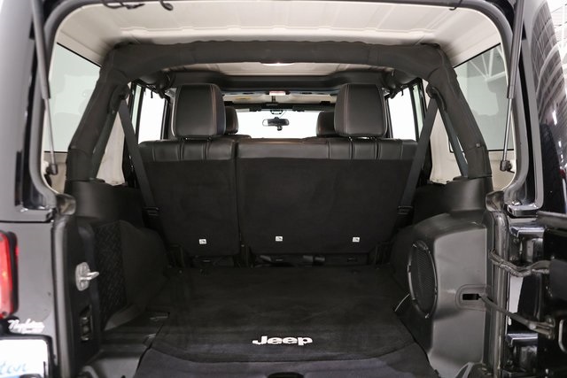 2012 Jeep Wrangler Unlimited Rubicon 21