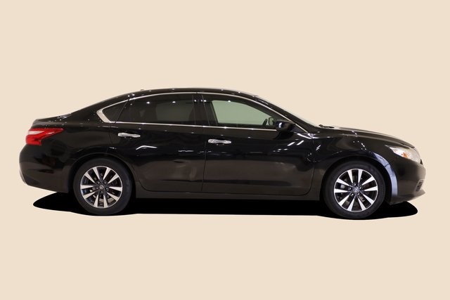 2017 Nissan Altima 2.5 SV 3