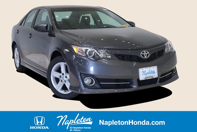 2012 Toyota Camry SE 1