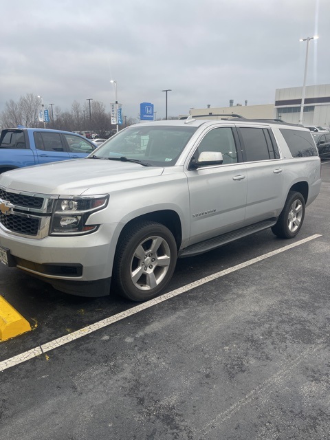 2017 Chevrolet Suburban LT 1