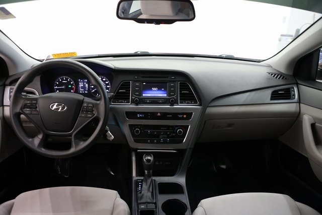 2015 Hyundai Sonata SE 12