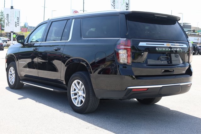 2021 Chevrolet Suburban LT 4