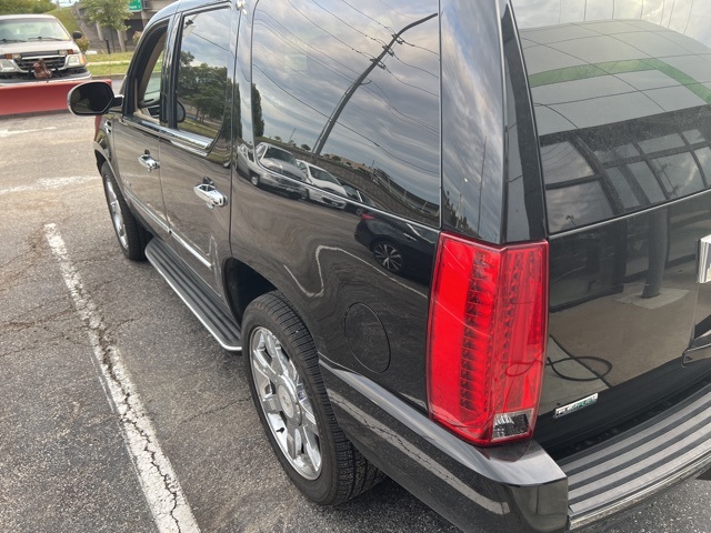 2012 Cadillac Escalade Luxury 3