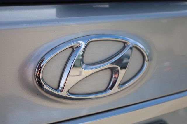 2019 Hyundai Santa Fe SE 2.4 12