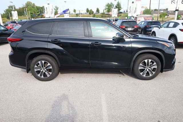 2022 Toyota Highlander XLE 4