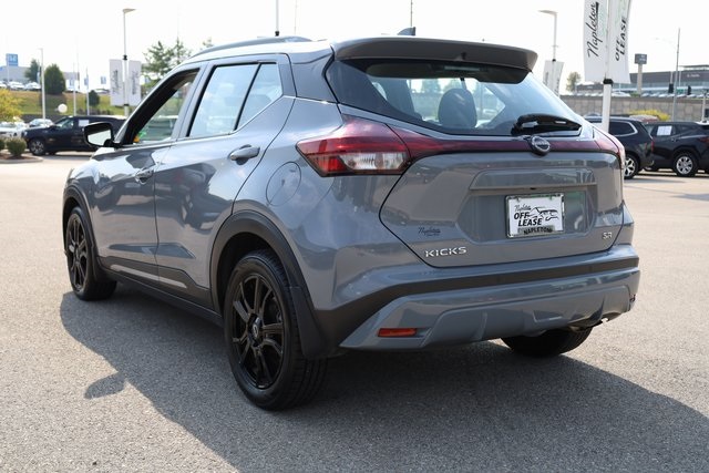 2022 Nissan Kicks SR 5