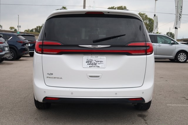 2022 Chrysler Pacifica Touring L 6