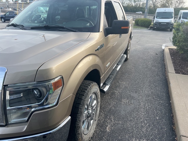 2014 Ford F-150 XLT 2