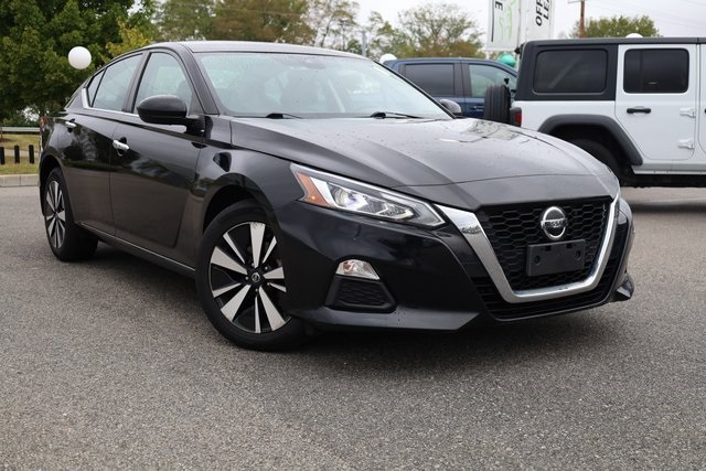 2021 Nissan Altima 2.5 SV 2