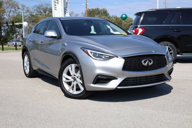 2018 INFINITI QX30 Luxury 2