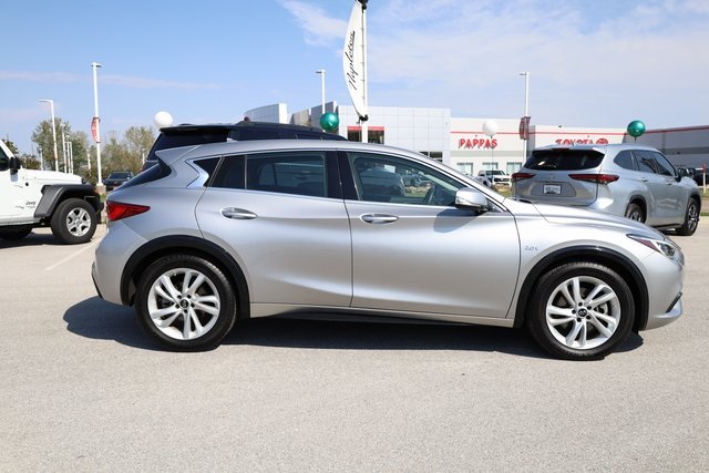 2018 INFINITI QX30 Luxury 4