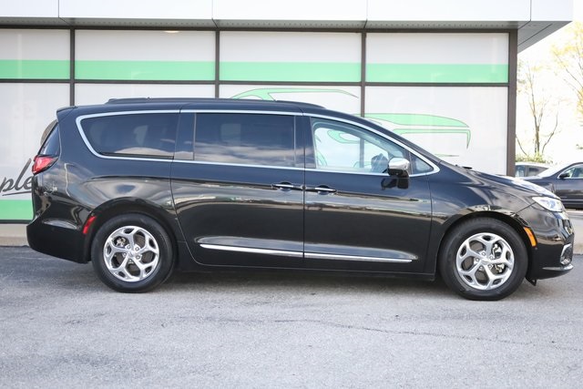 2022 Chrysler Pacifica Limited 4