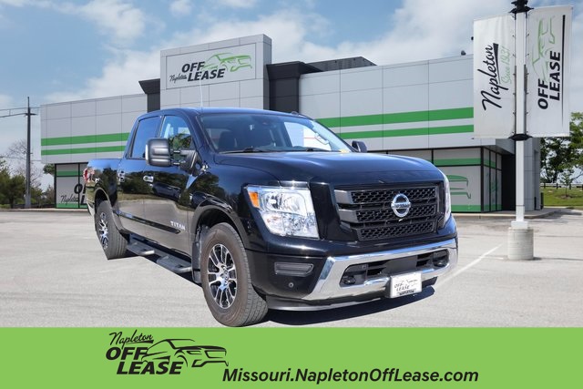 2021 Nissan Titan SV 1