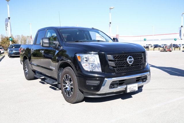 2021 Nissan Titan SV 2