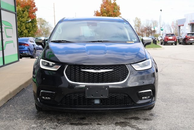 2022 Chrysler Pacifica Hybrid Limited 3