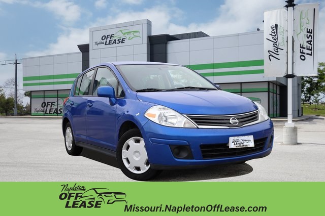 2011 Nissan Versa 1.8 S 1