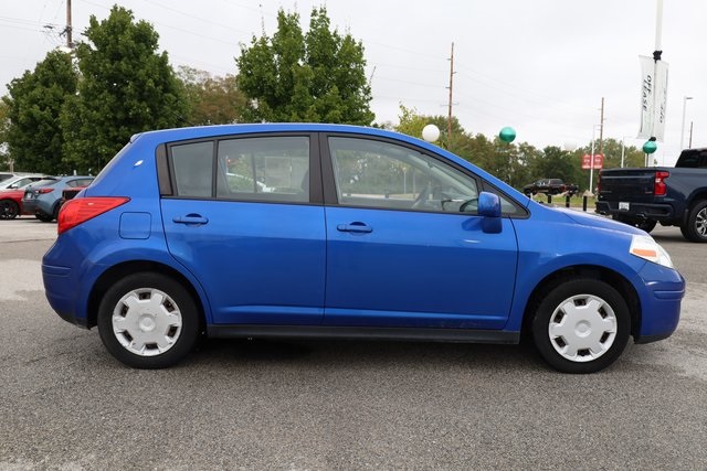 2011 Nissan Versa 1.8 S 4