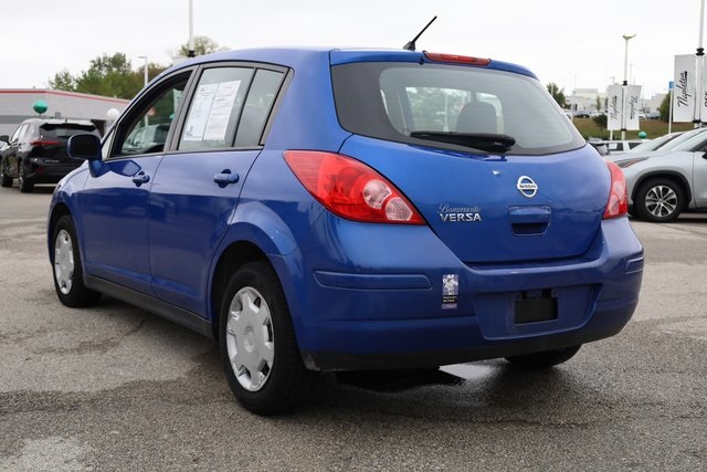 2011 Nissan Versa 1.8 S 5