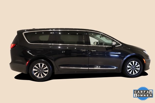 2023 Chrysler Pacifica Hybrid Limited 3