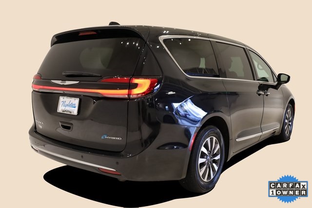 2023 Chrysler Pacifica Hybrid Limited 4