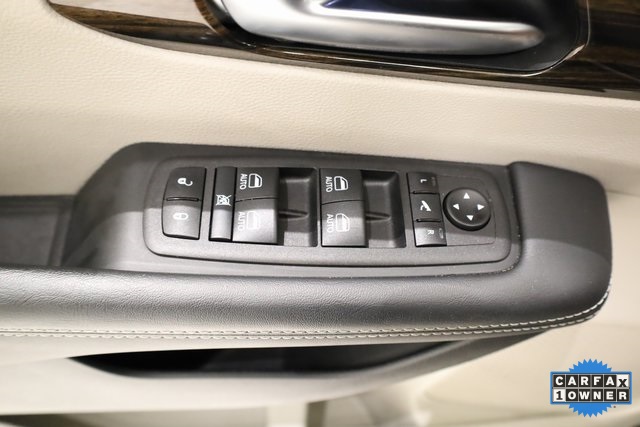 2023 Chrysler Pacifica Hybrid Limited 19