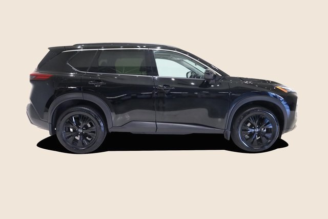 2023 Nissan Rogue SV 3