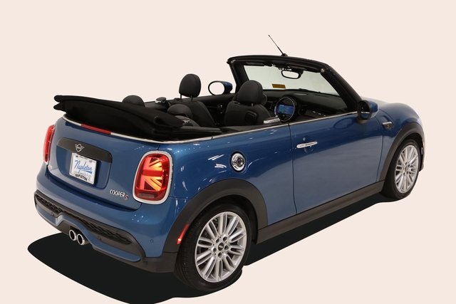 2024 MINI Cooper S Classic 28