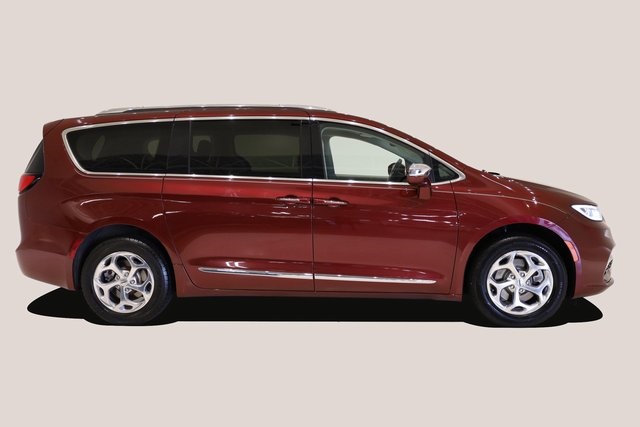 2021 Chrysler Pacifica Limited 3