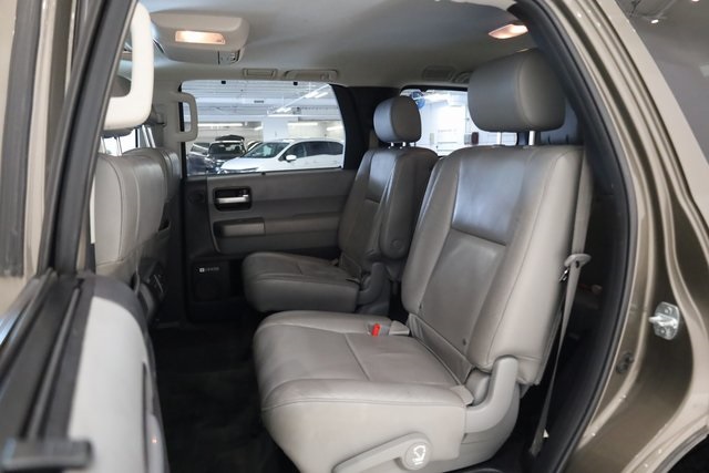 2016 Toyota Sequoia Limited 24