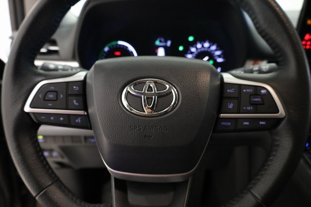 2022 Toyota Sienna XLE 10