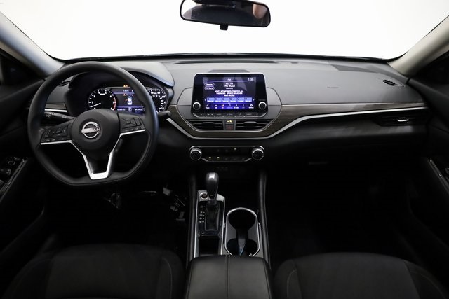 2023 Nissan Altima 2.5 SV 8